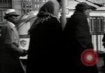 Standbild downtown Ansichten und Hochofen Betrieb Youngstown Ohio USA, 1944, aus Sekunde 62 historischem Filmmaterial Videoclip 65675041736