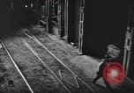 Standbild Stahlproduktion und Kinder in der High School Youngstown Ohio USA, 1944, aus Sekunde 8 historischem Filmmaterial Videoclip 65675041737