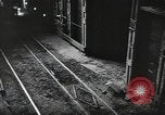 Standbild Stahlproduktion und Kinder in der High School Youngstown Ohio USA, 1944, aus Sekunde 21 historischem Filmmaterial Videoclip 65675041737
