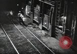 Standbild Stahlproduktion und Kinder in der High School Youngstown Ohio USA, 1944, aus Sekunde 25 historischem Filmmaterial Videoclip 65675041737