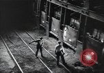 Standbild Stahlproduktion und Kinder in der High School Youngstown Ohio USA, 1944, aus Sekunde 28 historischem Filmmaterial Videoclip 65675041737
