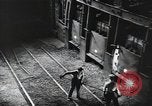 Standbild Stahlproduktion und Kinder in der High School Youngstown Ohio USA, 1944, aus Sekunde 29 historischem Filmmaterial Videoclip 65675041737
