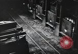 Standbild Stahlproduktion und Kinder in der High School Youngstown Ohio USA, 1944, aus Sekunde 40 historischem Filmmaterial Videoclip 65675041737