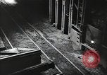 Standbild Stahlproduktion und Kinder in der High School Youngstown Ohio USA, 1944, aus Sekunde 45 historischem Filmmaterial Videoclip 65675041737