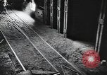 Standbild Stahlproduktion und Kinder in der High School Youngstown Ohio USA, 1944, aus Sekunde 48 historischem Filmmaterial Videoclip 65675041737