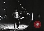 Standbild Stahlproduktion und Kinder in der High School Youngstown Ohio USA, 1944, aus Sekunde 56 historischem Filmmaterial Videoclip 65675041737