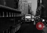 Standbild voll Fifth Avenue New York New York City USA, 1946, aus Sekunde 12 historischem Filmmaterial Videoclip 65675041739