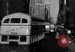 Standbild voll Fifth Avenue New York New York City USA, 1946, aus Sekunde 13 historischem Filmmaterial Videoclip 65675041739