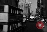 Standbild voll Fifth Avenue New York New York City USA, 1946, aus Sekunde 23 historischem Filmmaterial Videoclip 65675041739