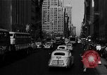 Standbild voll Fifth Avenue New York New York City USA, 1946, aus Sekunde 43 historischem Filmmaterial Videoclip 65675041739