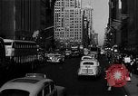 Standbild voll Fifth Avenue New York New York City USA, 1946, aus Sekunde 44 historischem Filmmaterial Videoclip 65675041739