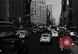 Standbild voll Fifth Avenue New York New York City USA, 1946, aus Sekunde 47 historischem Filmmaterial Videoclip 65675041739