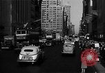 Standbild voll Fifth Avenue New York New York City USA, 1946, aus Sekunde 59 historischem Filmmaterial Videoclip 65675041739