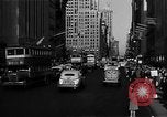 Standbild voll Fifth Avenue New York New York City USA, 1946, aus Sekunde 60 historischem Filmmaterial Videoclip 65675041739