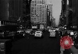 Standbild voll Fifth Avenue New York New York City USA, 1946, aus Sekunde 61 historischem Filmmaterial Videoclip 65675041739