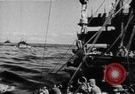 Standbild United States Coast Guard Transporte führen amphibischen Kräfte Guadalcanal Salomonen, 1942, aus Sekunde 17 historischem Filmmaterial Videoclip 65675041744