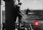 Standbild United States Coast Guard Transporte führen amphibischen Kräfte Guadalcanal Salomonen, 1942, aus Sekunde 25 historischem Filmmaterial Videoclip 65675041744