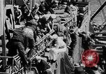 Standbild United States Coast Guard Transporte führen amphibischen Kräfte Guadalcanal Salomonen, 1942, aus Sekunde 52 historischem Filmmaterial Videoclip 65675041744