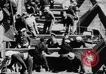 Standbild United States Coast Guard Transporte führen amphibischen Kräfte Guadalcanal Salomonen, 1942, aus Sekunde 57 historischem Filmmaterial Videoclip 65675041744