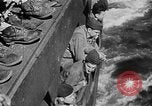 Standbild United States Coast Guard Transporte führen amphibischen Kräfte Guadalcanal Salomonen, 1942, aus Sekunde 58 historischem Filmmaterial Videoclip 65675041744