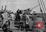 Standbild United States Coast Guard Transporte führen amphibischen Kräfte Guadalcanal Salomonen, 1942, aus Sekunde 62 historischem Filmmaterial Videoclip 65675041744