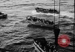 Immagine di Della Guardia Costiera degli Stati Uniti Tarawa Isole Gilbert, 1943, secondo 13 filmato di repertorio 65675041746