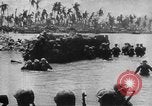 Immagine di Della Guardia Costiera degli Stati Uniti Tarawa Isole Gilbert, 1943, secondo 49 filmato di repertorio 65675041746
