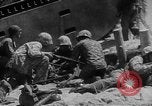 Immagine di Della Guardia Costiera degli Stati Uniti Tarawa Isole Gilbert, 1943, secondo 62 filmato di repertorio 65675041746