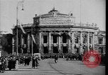 Image Adolf Hitler visité personnellement au cours Anschluss Vienne Autriche, 1938, de la seconde 27 séquences d'archives historiques vidéo 65675041759