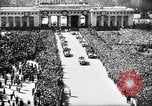 Immagine di Adolf Hitler annuncia il Anschluss Vienna Austria, 1938, secondo 7 filmato di repertorio 65675041760