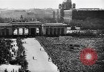 Immagine di Adolf Hitler annuncia il Anschluss Vienna Austria, 1938, secondo 55 filmato di repertorio 65675041760