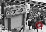 Immagine di Truppe tedesche immettere Kufstein Austria Kufstein Austria, 1938, secondo 4 filmato di repertorio 65675041763
