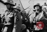 Immagine di Cavalleria tedesca entrando in Passau Austria Austria, 1938, secondo 44 filmato di repertorio 65675041764