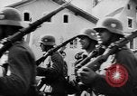 Immagine di Cavalleria tedesca entrando in Passau Austria Austria, 1938, secondo 46 filmato di repertorio 65675041764