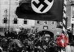 Immagine di Cavalleria tedesca entrando in Passau Austria Austria, 1938, secondo 61 filmato di repertorio 65675041764