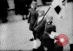 Image Les citoyens de célébrer l'annexion de l'Autriche par l'Allemagne Villach en Autriche, 1938, de la seconde 30 séquences d'archives historiques vidéo 65675041766