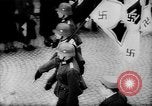 Image Les citoyens de célébrer l'annexion de l'Autriche par l'Allemagne Villach en Autriche, 1938, de la seconde 32 séquences d'archives historiques vidéo 65675041766