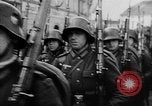 Image Les citoyens de célébrer l'annexion de l'Autriche par l'Allemagne Villach en Autriche, 1938, de la seconde 47 séquences d'archives historiques vidéo 65675041766