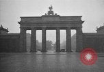 Standbild Brandenburger Tor Berlin Deutschland, 1932, aus Sekunde 8 historischem Filmmaterial Videoclip 65675041771