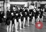 Immagine di Chorus line performance di danza Berlino Germania, 1932, secondo 28 filmato di repertorio 65675041779