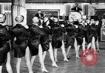 Immagine di Chorus line performance di danza Berlino Germania, 1932, secondo 35 filmato di repertorio 65675041779