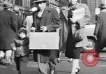 Immagine di Fifth Avenue New York City USA, 1950, secondo 57 filmato di repertorio 65675041792