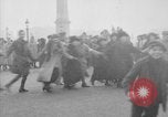 Immagine di Il giorno dell'Armistizio celebrazione Parigi Francia, 1918, secondo 18 filmato di repertorio 65675041812