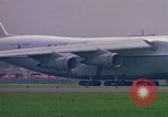 Standbild Paris Air Show Paris Frankreich, 1971, aus Sekunde 10 historischem Filmmaterial Videoclip 65675041823