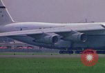 Standbild Paris Air Show Paris Frankreich, 1971, aus Sekunde 11 historischem Filmmaterial Videoclip 65675041823