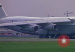 Standbild Paris Air Show Paris Frankreich, 1971, aus Sekunde 12 historischem Filmmaterial Videoclip 65675041823