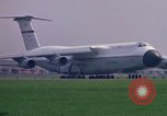Standbild Paris Air Show Paris Frankreich, 1971, aus Sekunde 29 historischem Filmmaterial Videoclip 65675041823