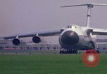 Standbild Paris Air Show Paris Frankreich, 1971, aus Sekunde 34 historischem Filmmaterial Videoclip 65675041823