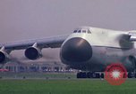 Standbild Paris Air Show Paris Frankreich, 1971, aus Sekunde 35 historischem Filmmaterial Videoclip 65675041823