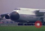 Standbild Paris Air Show Paris Frankreich, 1971, aus Sekunde 37 historischem Filmmaterial Videoclip 65675041823